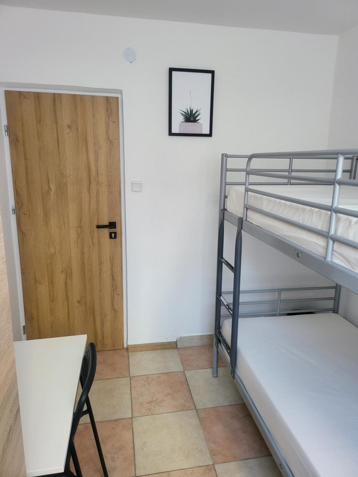 Rooms4rest Popularna - Private For Tourists - Atr Consulting Sp, Z O,o, Bed & Breakfast *