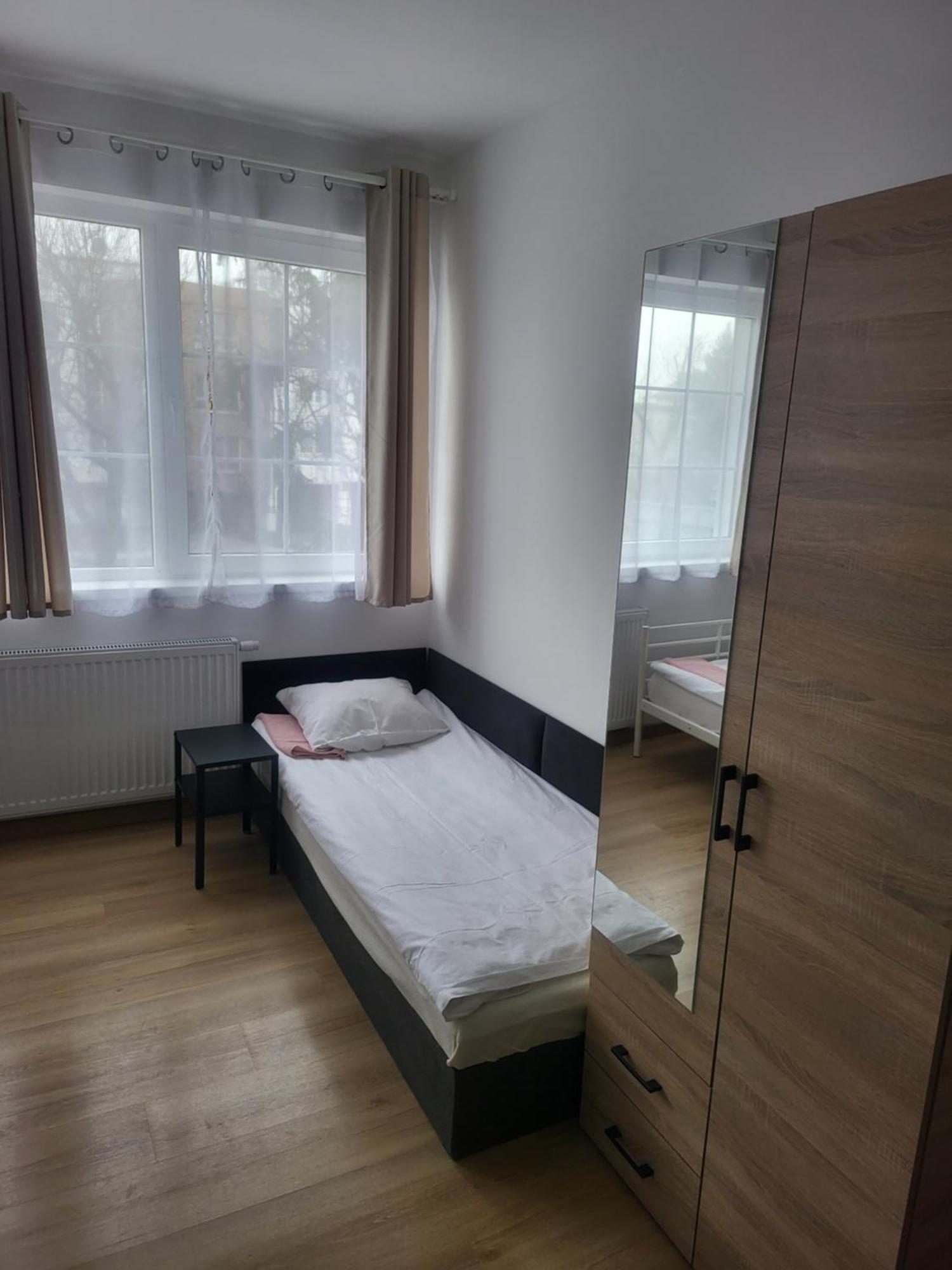 Bed & Breakfast Rooms4rest Popularna - Private For Tourists - Atr Consulting Sp, Z O,o, Warszawa