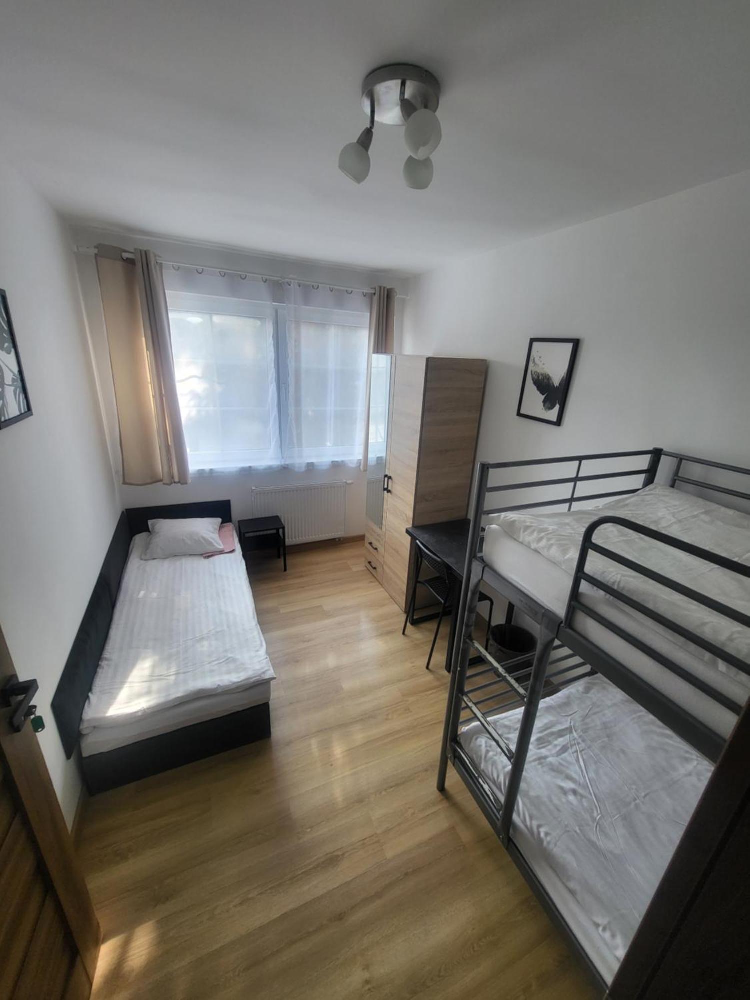 Rooms4rest Popularna - Private For Tourists - Atr Consulting Sp, Z O,o, * Warszawa