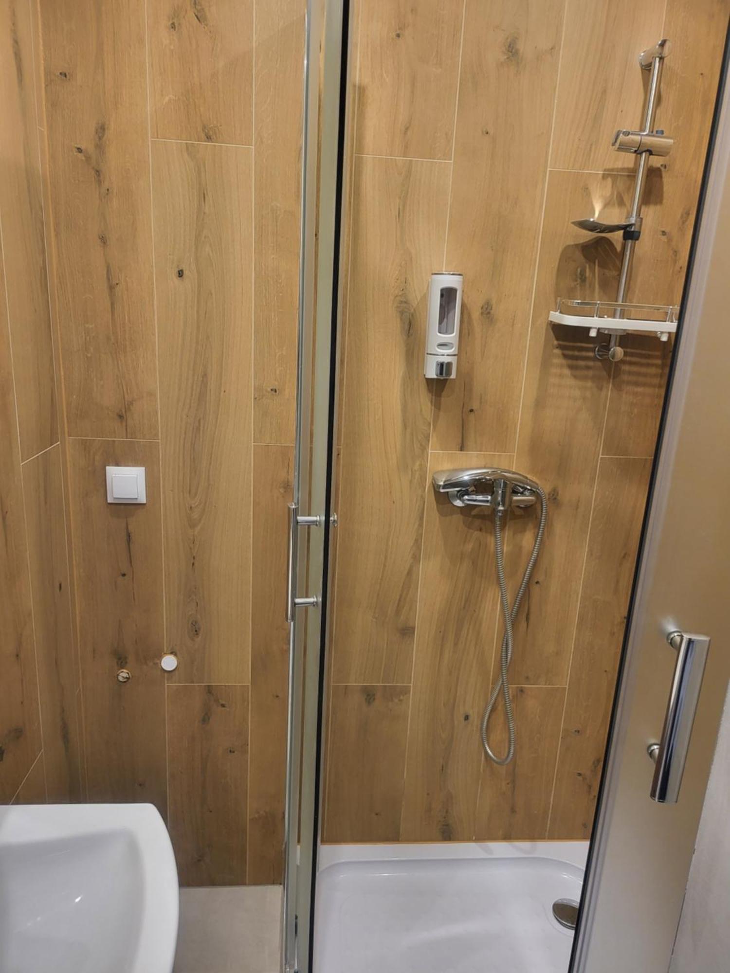 Rooms4rest Popularna - Private For Tourists - Atr Consulting Sp, Z O,o, Nocleg ze śniadaniem *